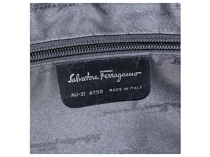 Borsa a spalla Salvatore Ferragamo in nylon nero Auth 121472 - vista 12