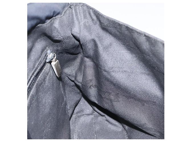 Borsa a spalla Salvatore Ferragamo in nylon nero Auth 121472 - vista 18