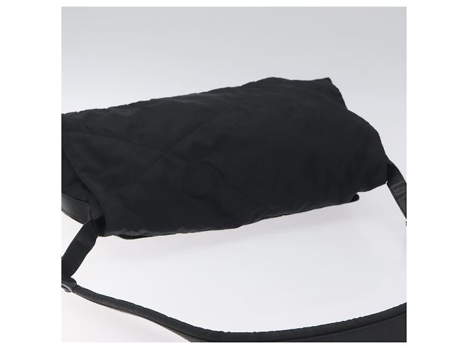 Borsa a spalla Salvatore Ferragamo in nylon nero Auth 121472 - vista 6
