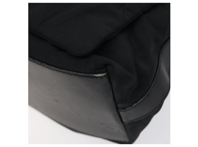 Borsa a spalla Salvatore Ferragamo in nylon nero Auth 121472 - vista 9