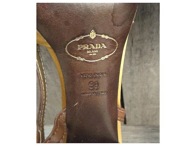 Décolleté Prada in pelle e raso dorati D'oro - vista 6
