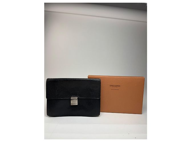 Clutch vintage in pelle Taiga di Louis Vuitton verde - vista 15