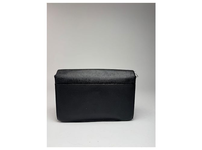 Clutch vintage in pelle Taiga di Louis Vuitton verde - vista 2