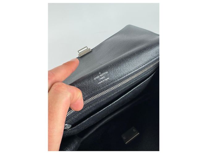 Clutch vintage in pelle Taiga di Louis Vuitton verde - vista 5
