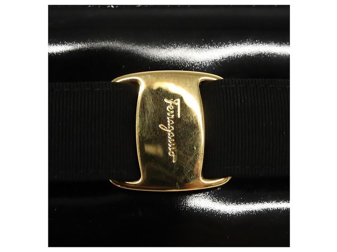 Borsa a spalla Vala Salvatore Ferragamo in pelle verniciata nera e oro Auth gh016 Nero D'oro - vista 14