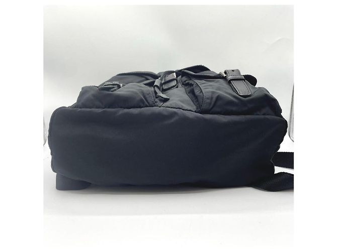 Zaino in nylon nero PRADA con logo a triangolo e doppie tasche frontali – BELLEZZA VINTAGE - vista 4