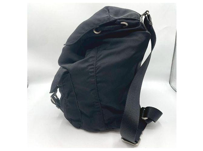 Zaino in nylon nero PRADA con logo a triangolo e doppie tasche frontali – BELLEZZA VINTAGE - vista 5