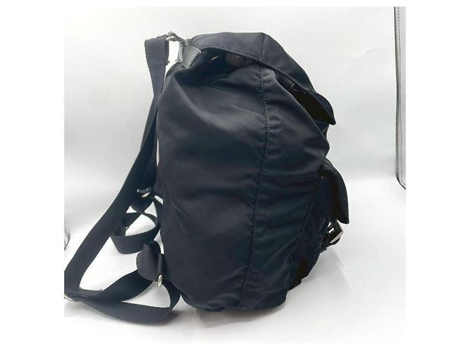 Zaino in nylon nero PRADA con logo a triangolo e doppie tasche frontali – BELLEZZA VINTAGE - vista 6