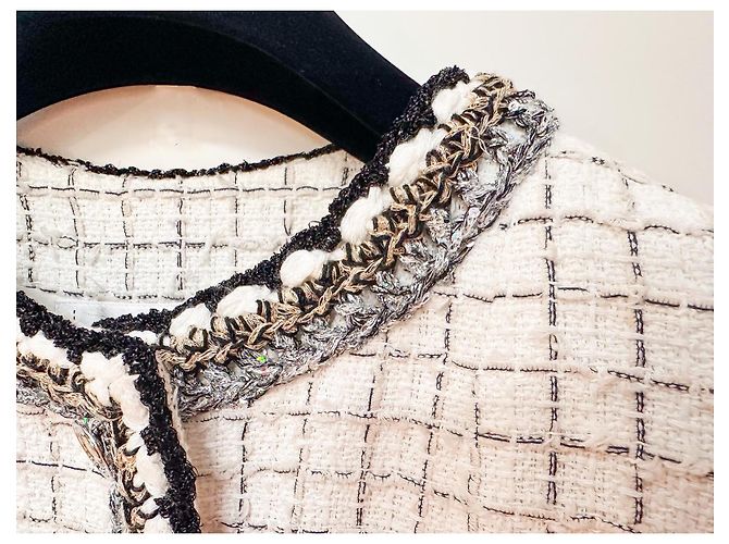 Chanel Cape Jacket Spring Summer 2025 White - view 11
