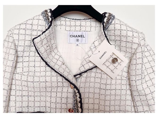 Chanel Cape Jacket Spring Summer 2025 White - view 4