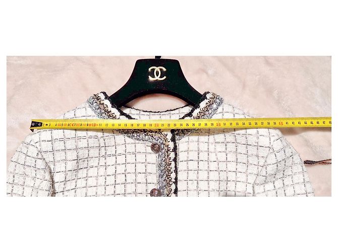 Chanel Cape Jacket Spring Summer 2025 White - view 8