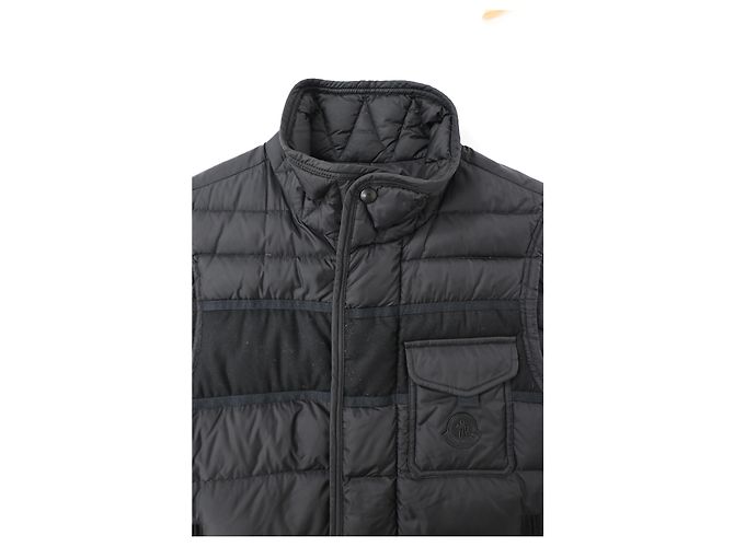 Gilet in piuma con zip Moncler in poliamide nera - vista 10