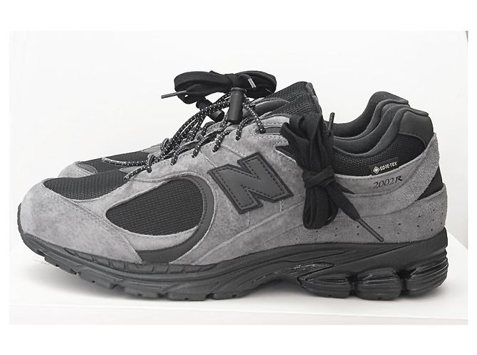 JJJJound x New Balance 2002R gore-tex Grigio antracite - vista 2