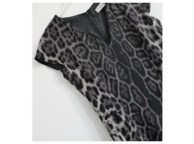 Grau Leoparden Seiden Shift Kleid Yves Saint Laurent 2009 - Ansicht 2