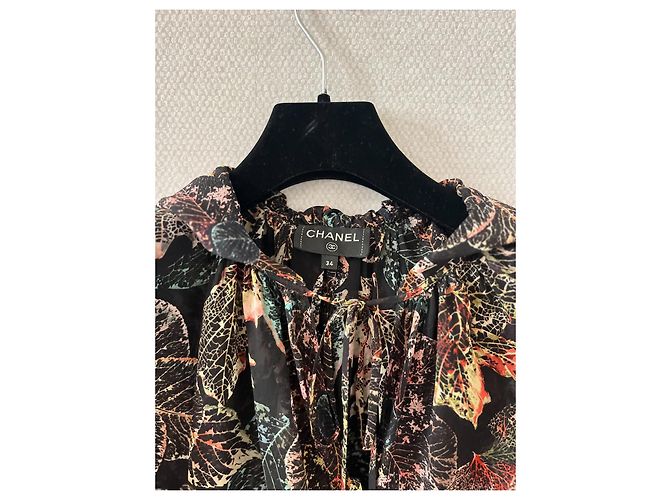 Chanel Top Dunkler Wald Herbst-Winter 2018 Von Karl Lagerfeld Schwarz Rot Golden - Ansicht 3