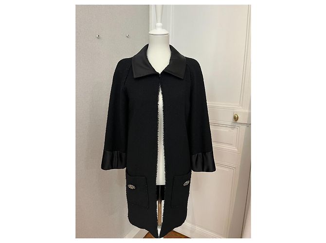 Chanel Schwarzer Tweed Mantel mit Lederbesatz Grau - Ansicht 2