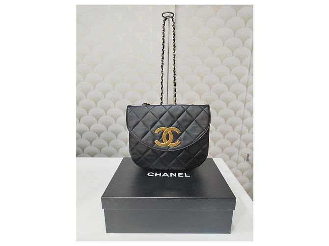 Chanel Demi-Lune Gesteppte Leder Handtasche Schwarz - Ansicht 4