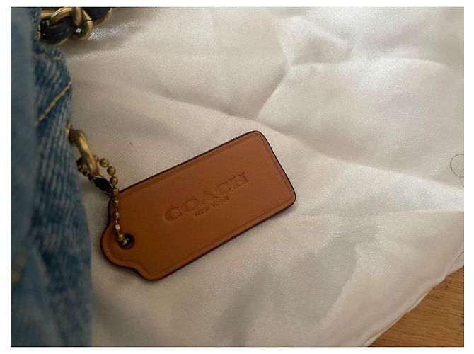 Borsa a mano Coach Tabby in denim blu - vista 6