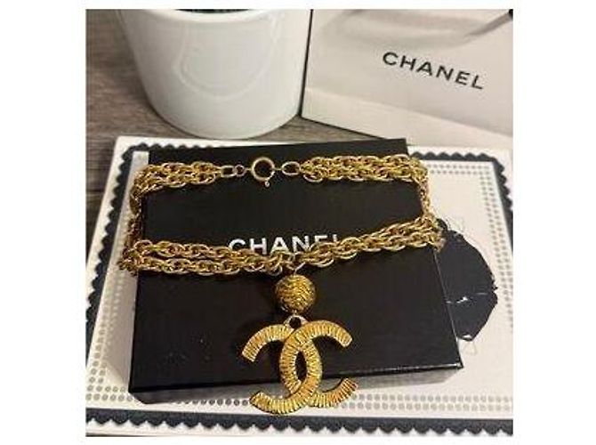 Collana vintage Chanel in catena dorata multistrato con logo CC testurizzato Gold hardware - vista 10