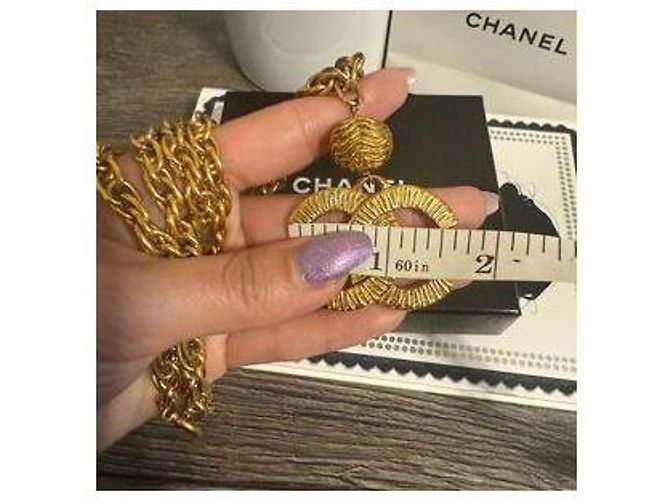Collana vintage Chanel in catena dorata multistrato con logo CC testurizzato Gold hardware - vista 6