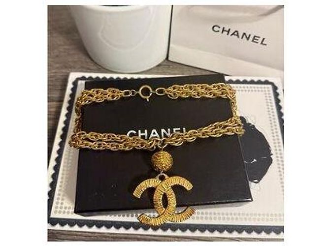 Collana vintage Chanel in catena dorata multistrato con logo CC testurizzato Gold hardware - vista 7