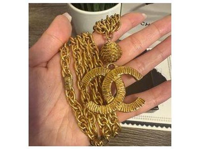 Collana vintage Chanel in catena dorata multistrato con logo CC testurizzato Gold hardware - vista 8