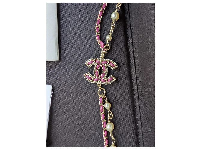 Chanel Collana CC B21P Logo in Pelle Rosa con Perle e Cristalli GHW - vista 17