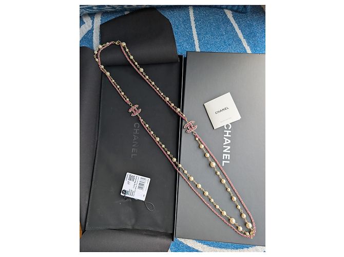 Chanel Collana CC B21P Logo in Pelle Rosa con Perle e Cristalli GHW - vista 5