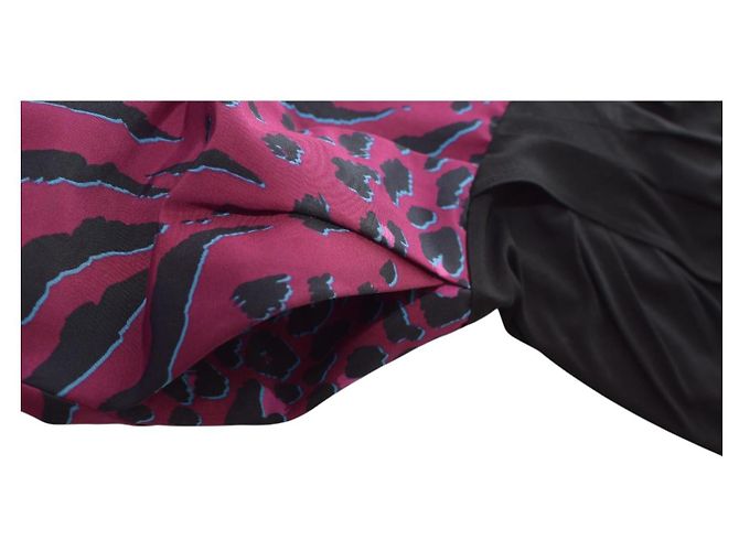 Abito mini senza maniche DKNY stampa leopardata nero e fucsia - vista 6