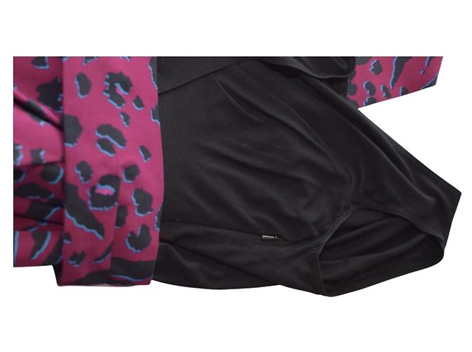 Abito mini senza maniche DKNY stampa leopardata nero e fucsia - vista 7