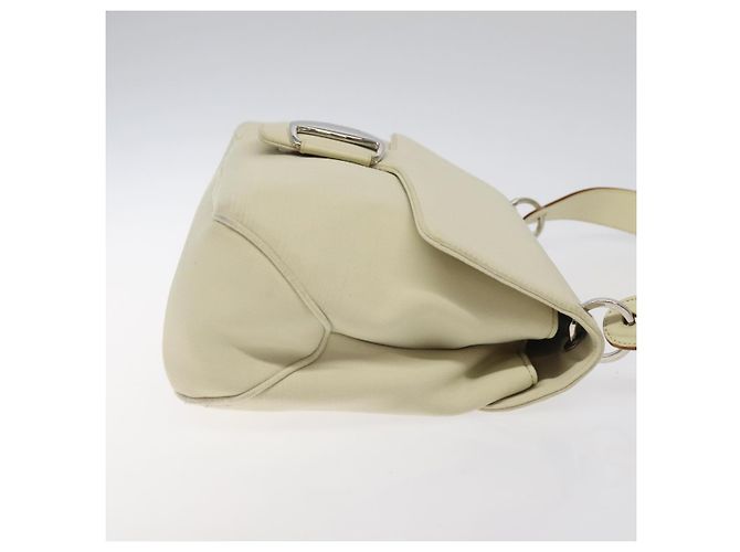 Borsa a spalla Gancini in tela bianca e argento di Salvatore Ferragamo Auth bs25930 Bianco - vista 4