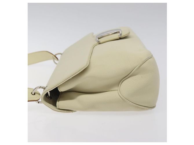 Borsa a spalla Gancini in tela bianca e argento di Salvatore Ferragamo Auth bs25930 Bianco - vista 5