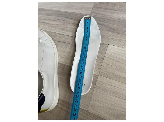 Baskets Fendi en cuir blanc - vue 10
