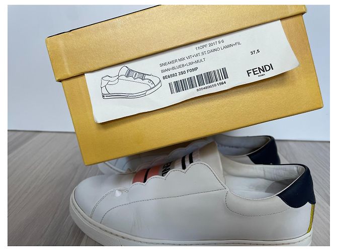 Baskets Fendi en cuir blanc - vue 12