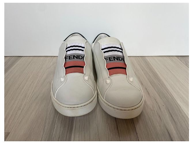 Baskets Fendi en cuir blanc - vue 3