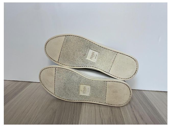 Baskets Fendi en cuir blanc - vue 7