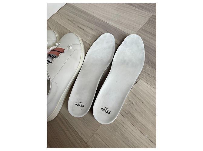 Baskets Fendi en cuir blanc - vue 9