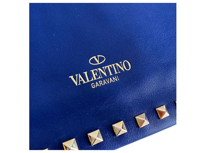 Valentino Garavani Pochette en cuir de veau Rockstud moyen bleue - vue 5