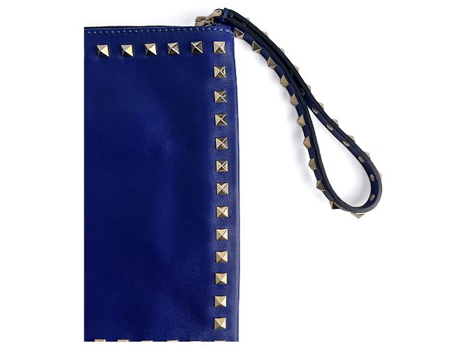Valentino Garavani Pochette en cuir de veau Rockstud moyen bleue - vue 6