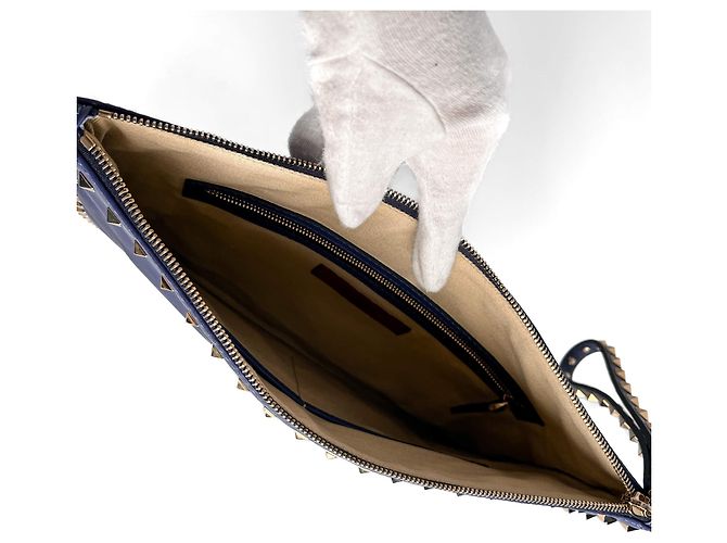 Valentino Garavani Pochette en cuir de veau Rockstud moyen bleue - vue 7