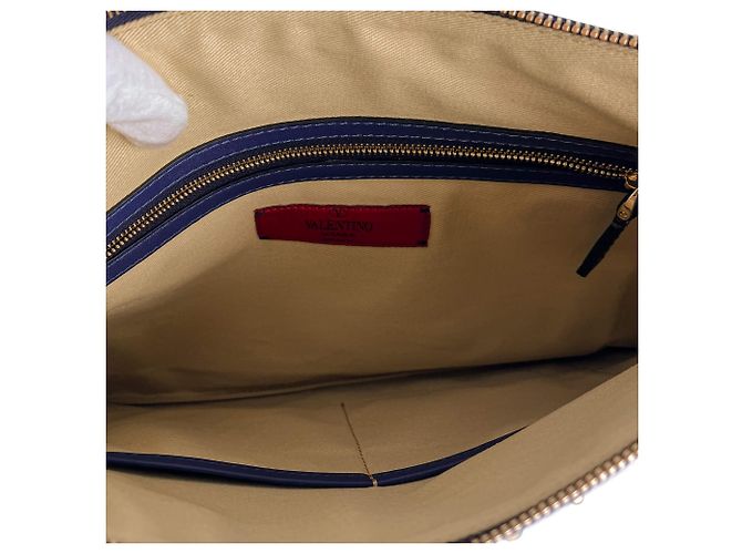 Valentino Garavani Pochette en cuir de veau Rockstud moyen bleue - vue 8