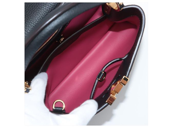 Louis Vuitton Borsa Capucines BB in pelle Taurillon nera a 2 modi Nero - vista 10