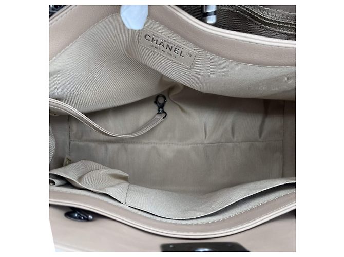 Chanel Borsa tote trapuntata Boy Reverso beige - vista 14