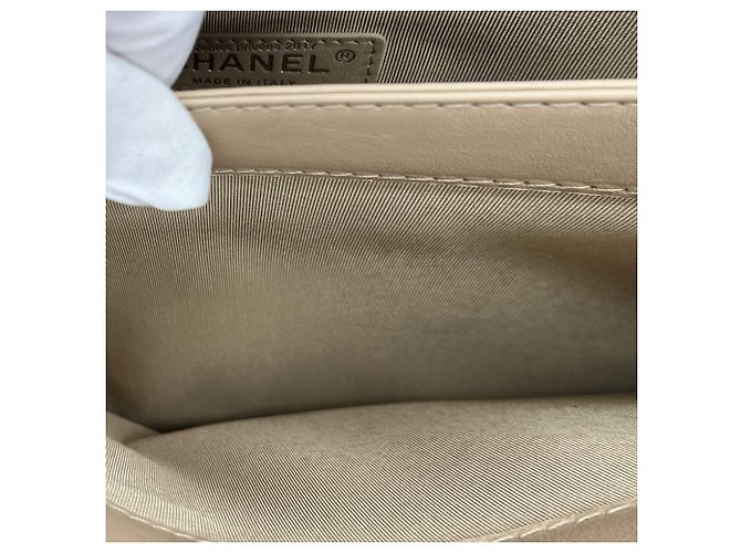 Chanel Borsa tote trapuntata Boy Reverso beige - vista 17