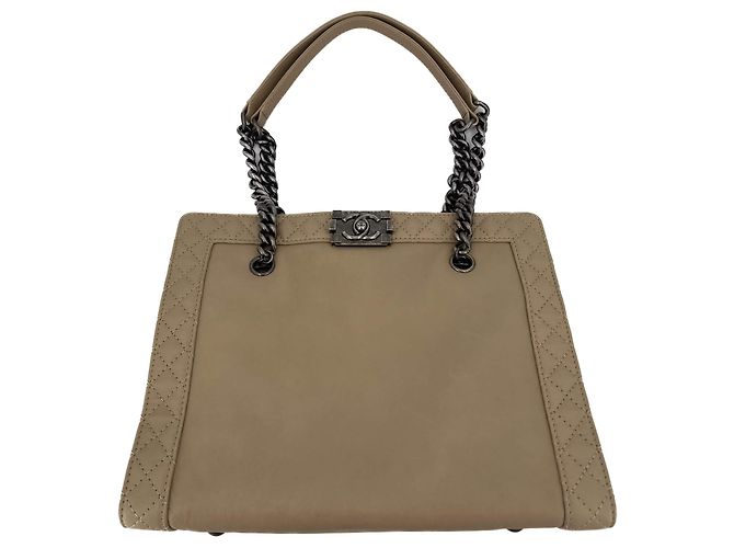 Chanel Borsa tote trapuntata Boy Reverso beige - vista 4