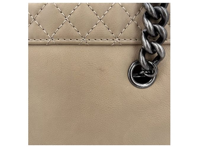 Chanel Borsa tote trapuntata Boy Reverso beige - vista 6