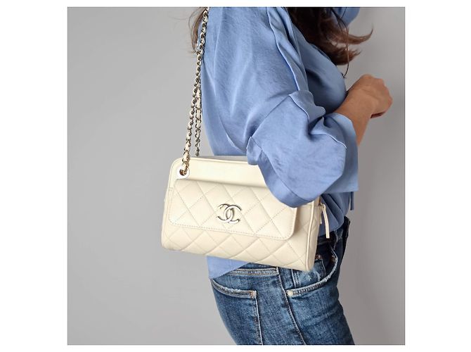 Chanel Borsa a tracolla in pelle caviar Off-White Bianco sporco - vista 3