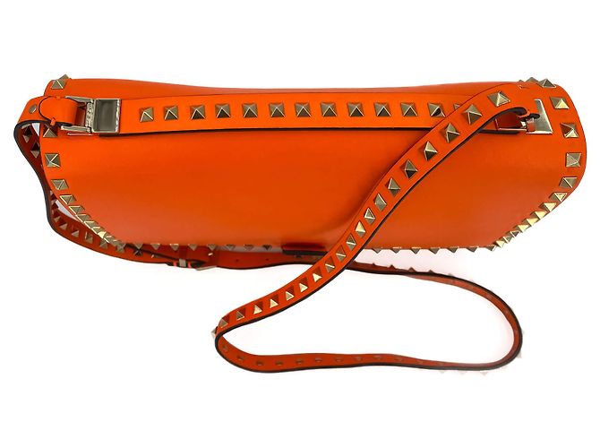 Valentino Garavani Bolsa de ombro com aba 2 vias em couro de bezerro Rockstud laranja neon - vista 10