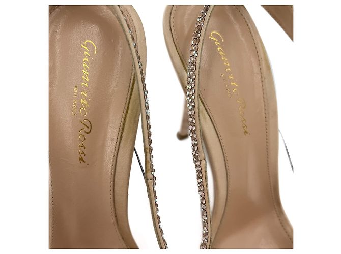 Gianvito Rossi Décolleté in pelle rosa con cinturino slingback e cristalli 40 - vista 7
