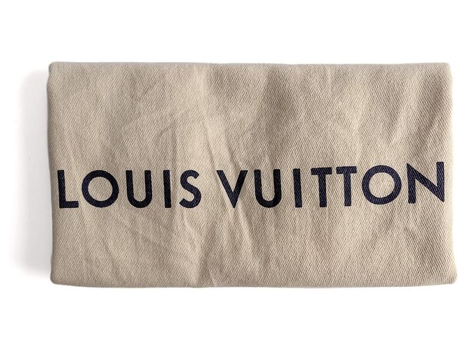 Coussin Louis Vuitton Cuscino Pochette Monogramma Embossato Pelle 3 Modi Messenger Crossbody Nero - vista 15